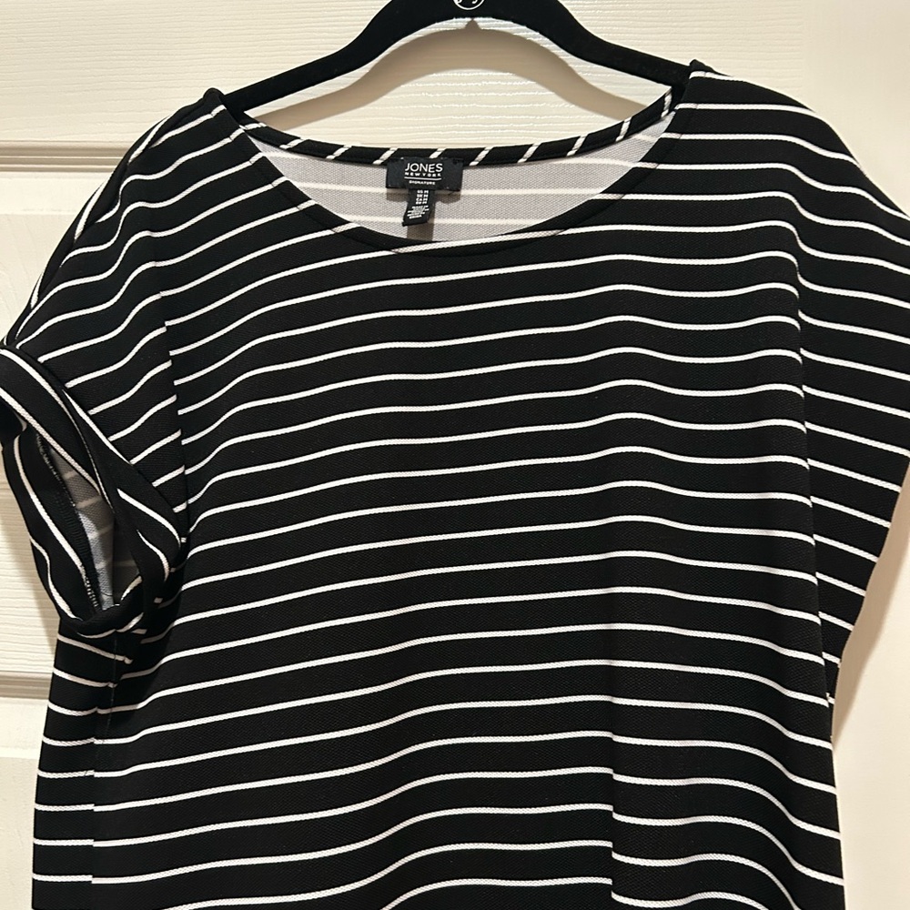 Jones New York Black and White Striped Women's Top